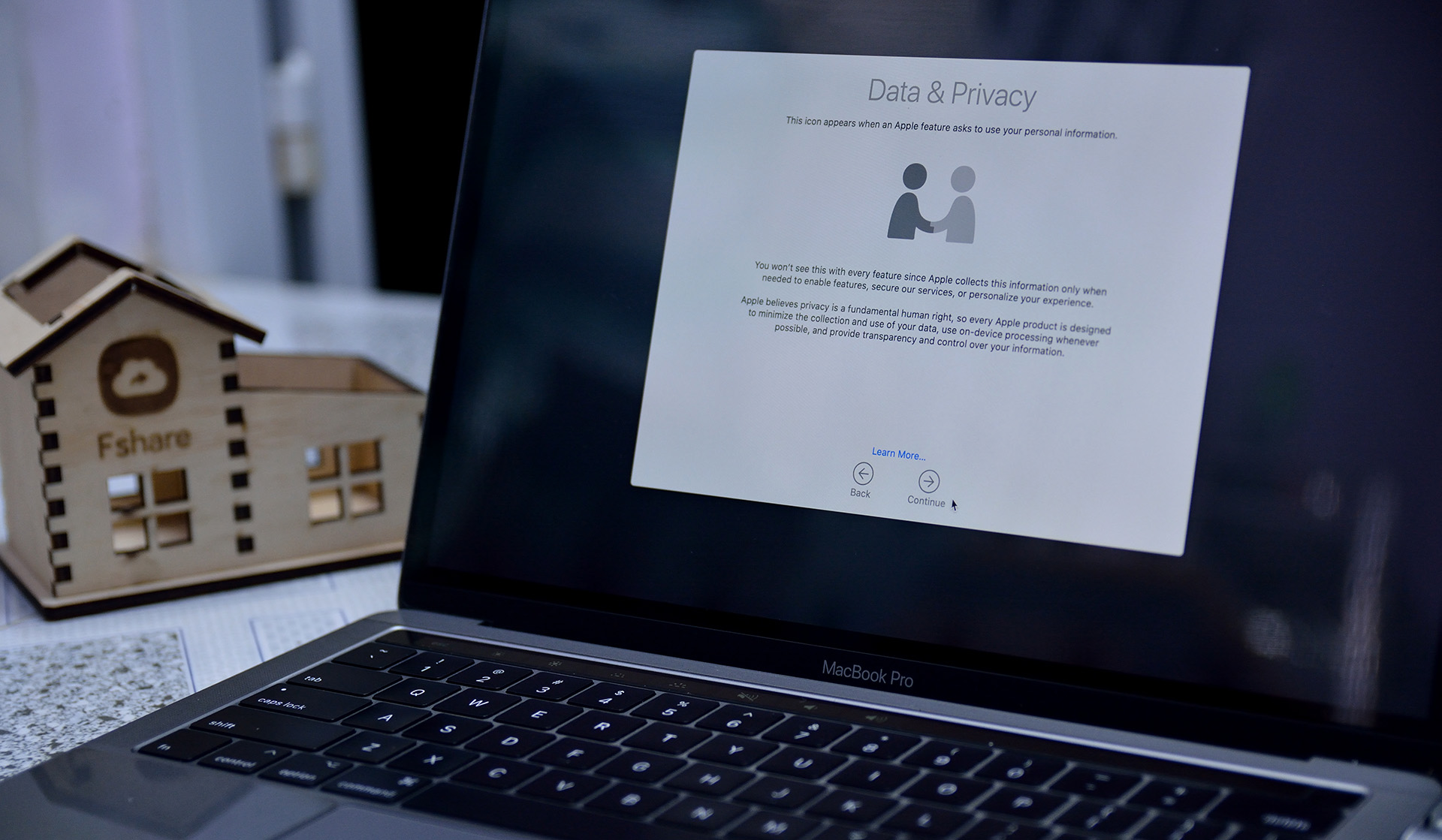 huong dan chi tiet cai macos catalita 10 15 18 1